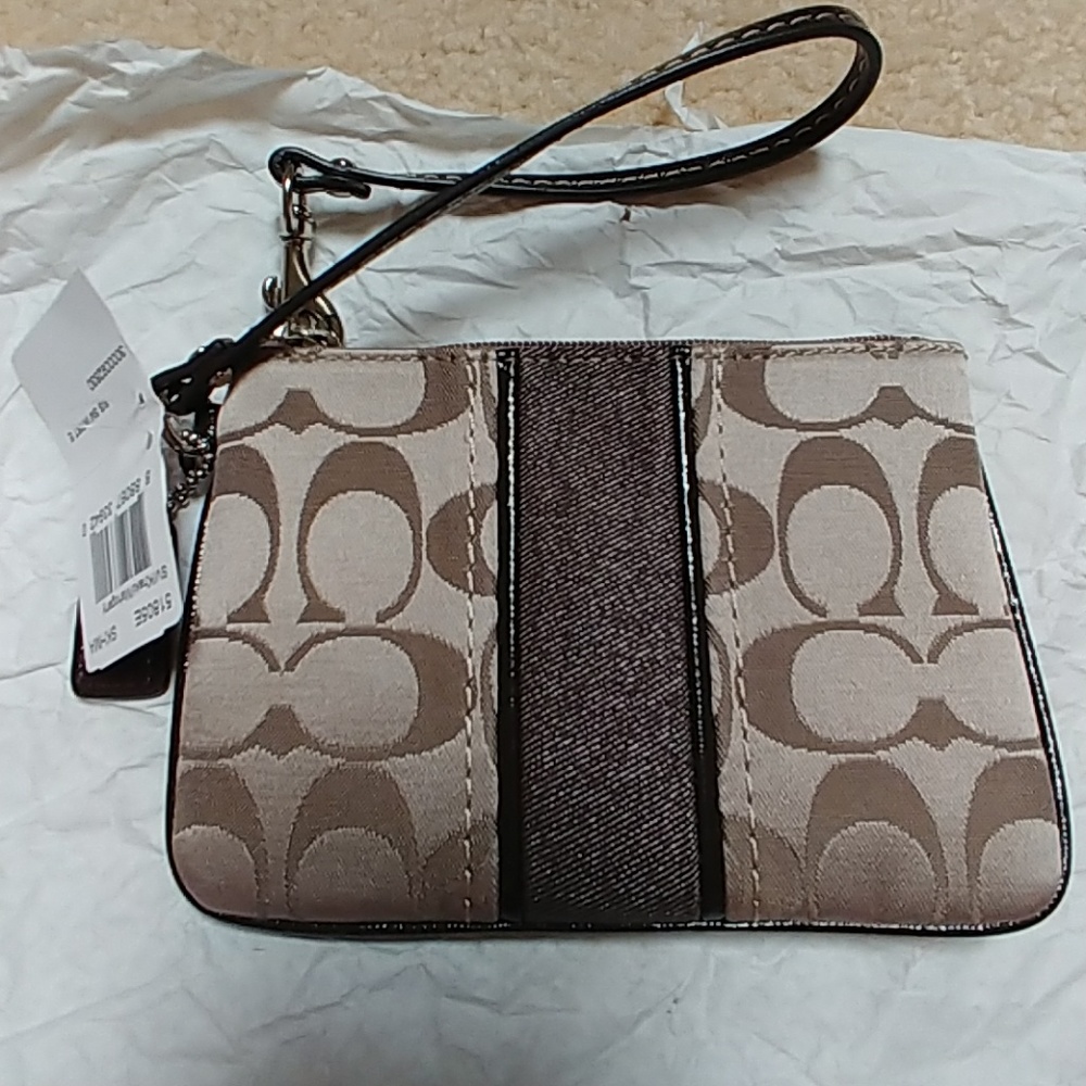 *🚫SOLD🚫*Price Drop** Authentic Coach Wristlet